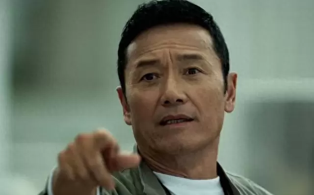 《钢铁森林》与《重案解密》双剧对比引发观众对刑侦剧叙事逻辑的集体反思 相关图片