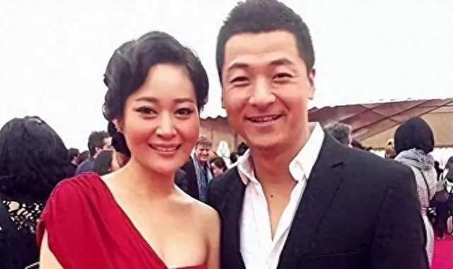 齐奎国丽娜凭《金关》片尾字幕被认出为现实夫妻 相关图片